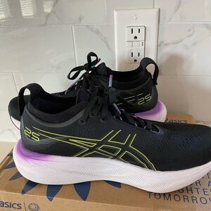 ASICS Women’s GEL-NIMBUS 25 size 7.5
